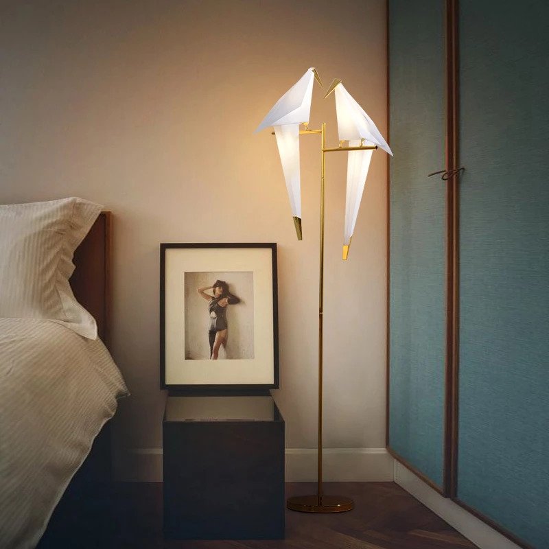 Modern Gold Metal Bird Table Lamp