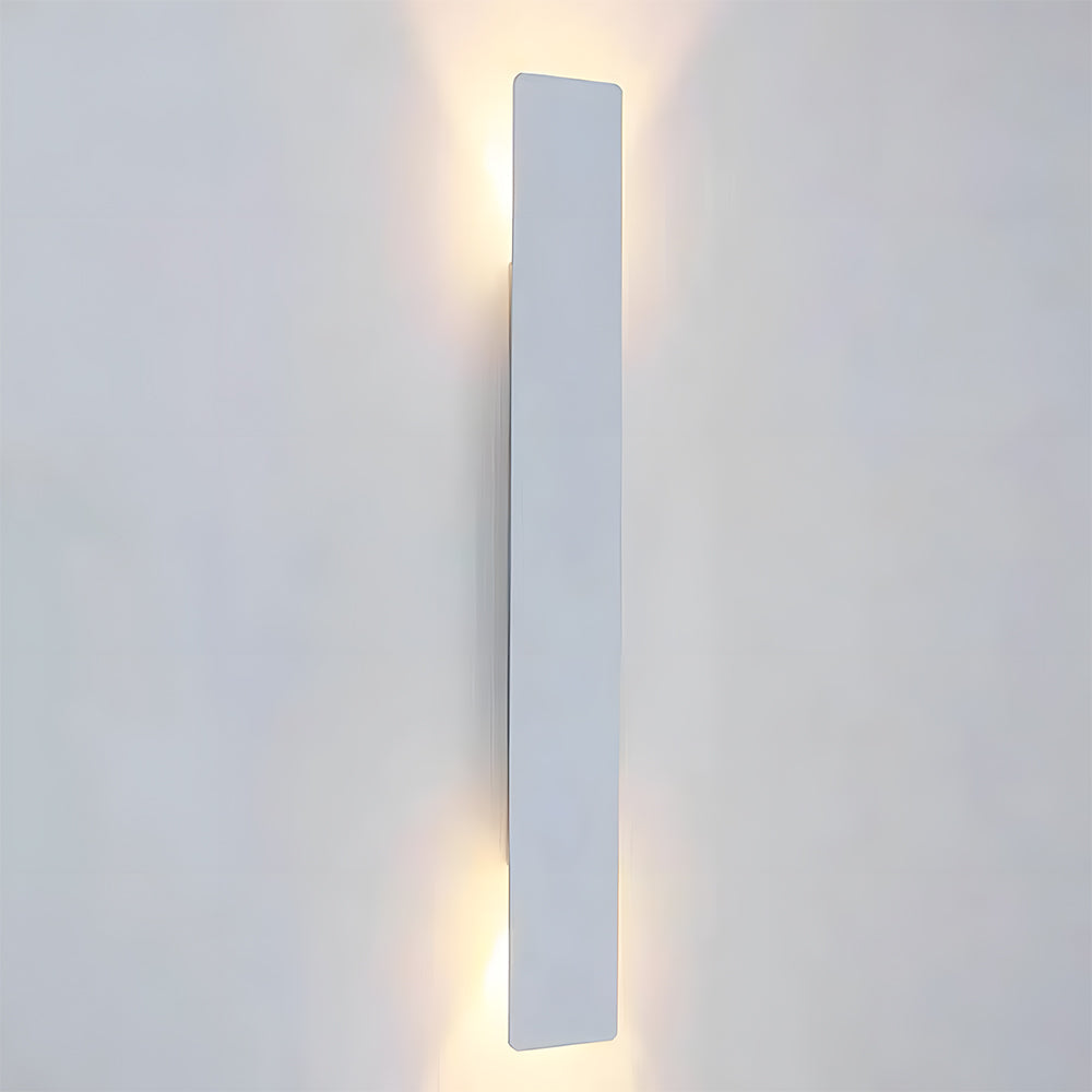 Outdoor Wall Light with Modern Waterproof Design